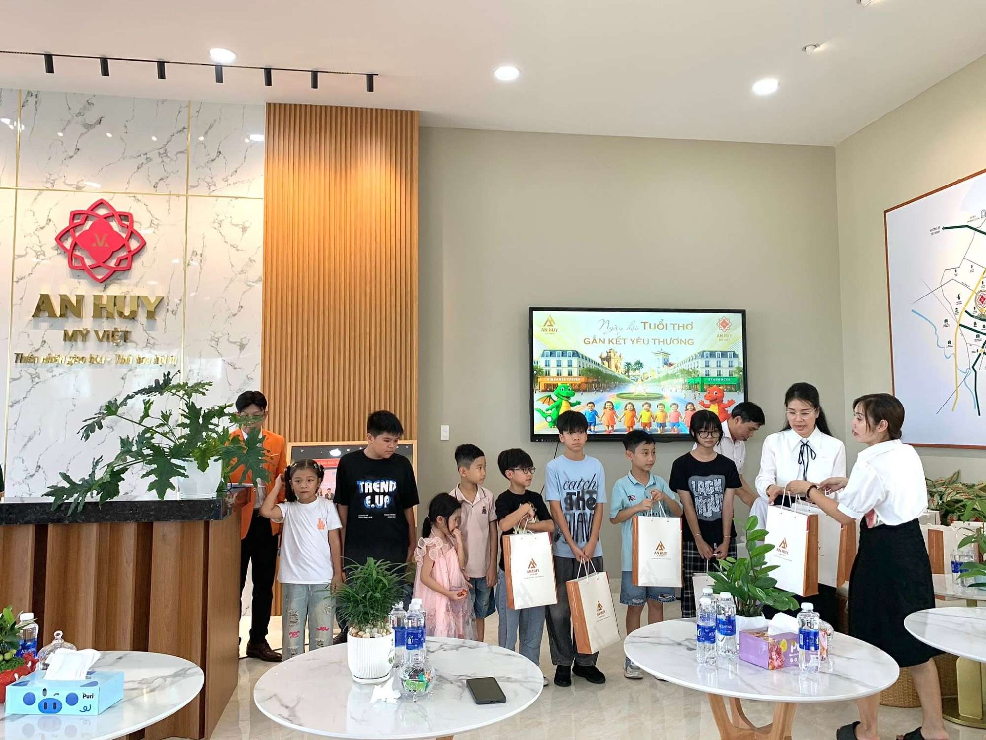 AN HUY MỸ VIỆT – LAN TỎA YÊU THƯƠNG NHÂN NGÀY QUỐC TẾ THIẾU NHI