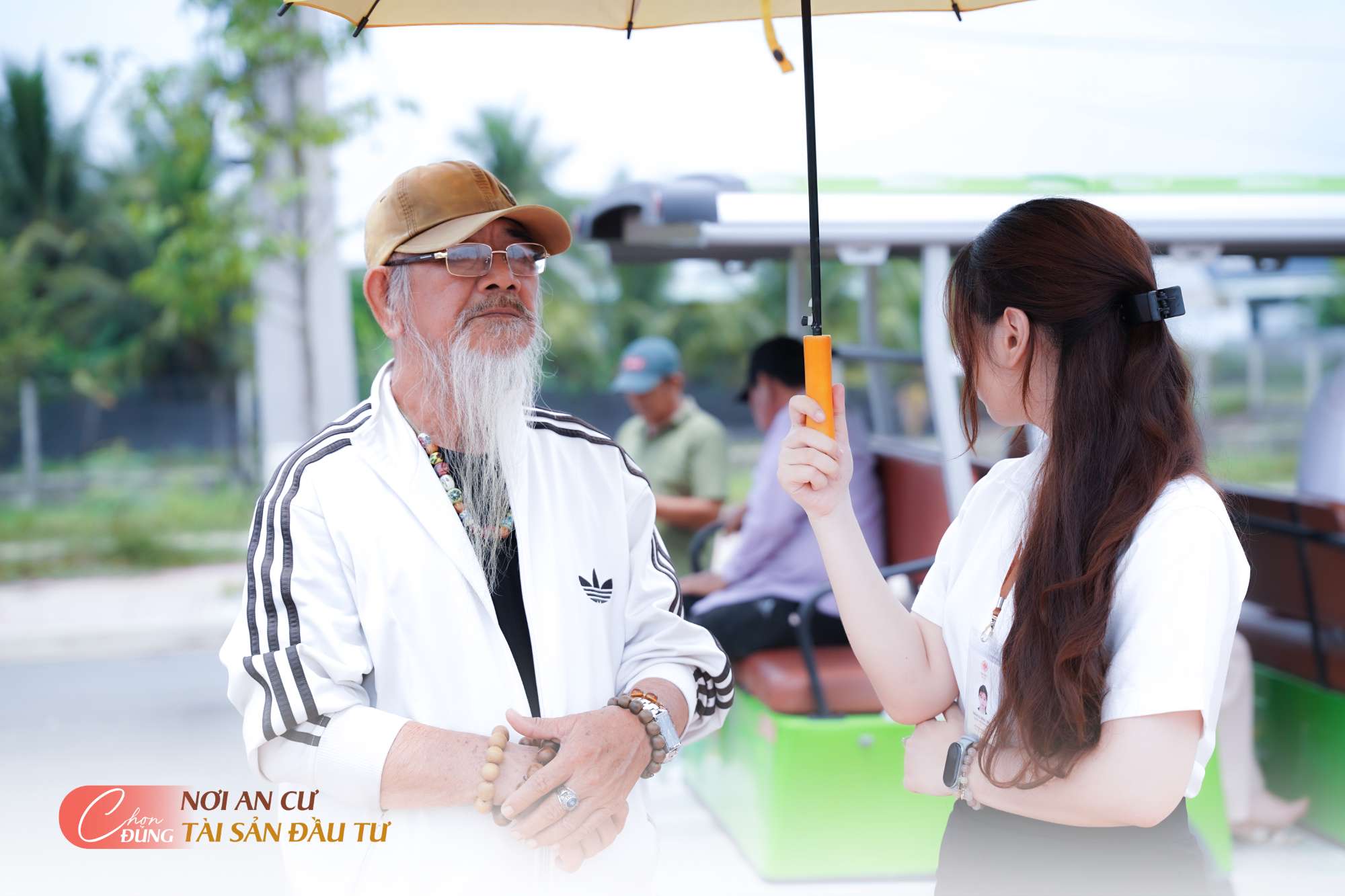 khach-quan-tam-den-an-huy-my-viet-1.jpg
