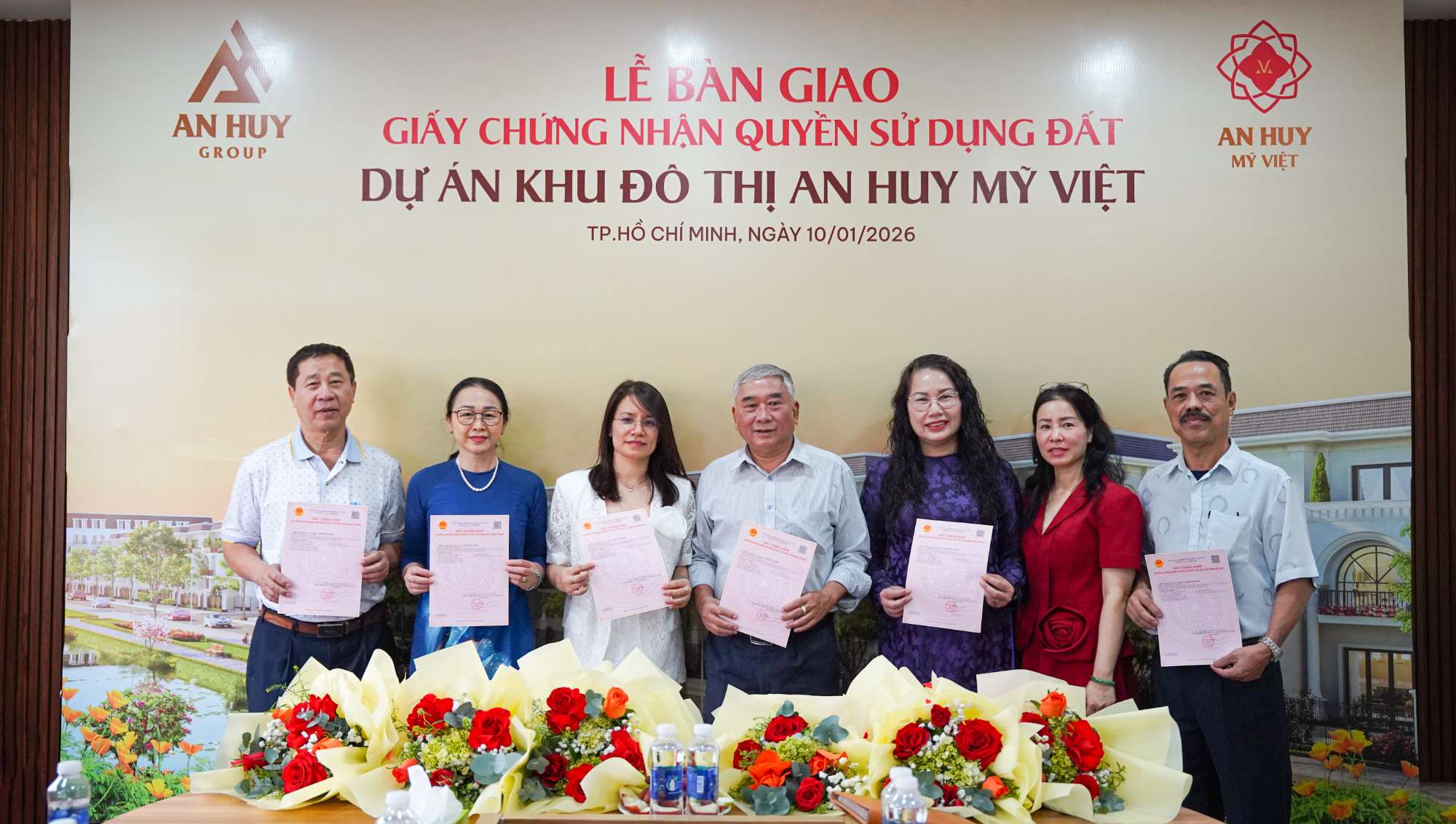su-kien-ban-giao-so-do-an-huy-my-viet.jpg